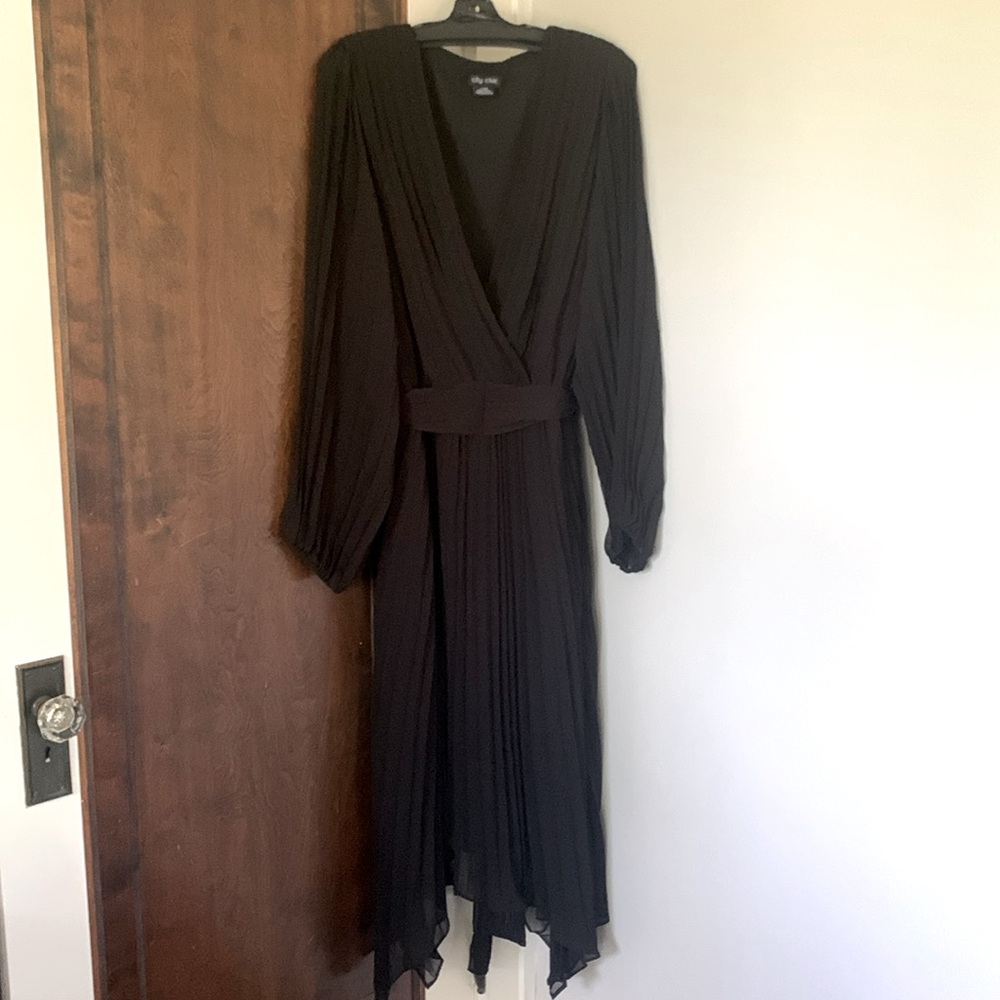 NWT City Chic Romee Dress Size 16 Black - Picture 2 of 6